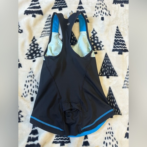 Lululemon tank size 2 - Picture 4 of 5